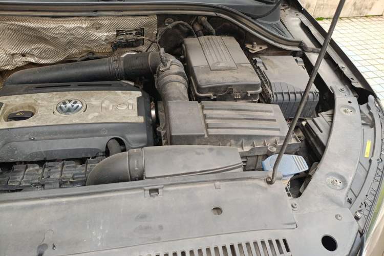 Used Volkswagen Tiguan 2016 300TSI Automatic Two-Wheel Drive Comfort Edition Engine Bay Left