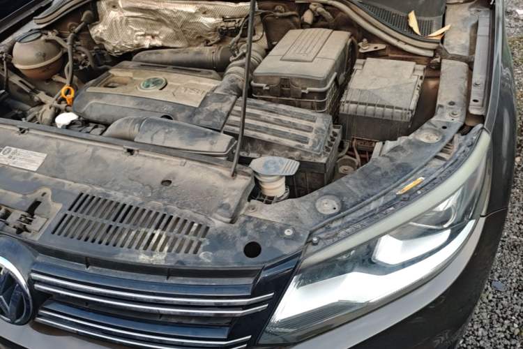 Used Volkswagen Tiguan 2016 300TSI Automatic Two-Wheel Drive Trend Edition Engine Bay Left