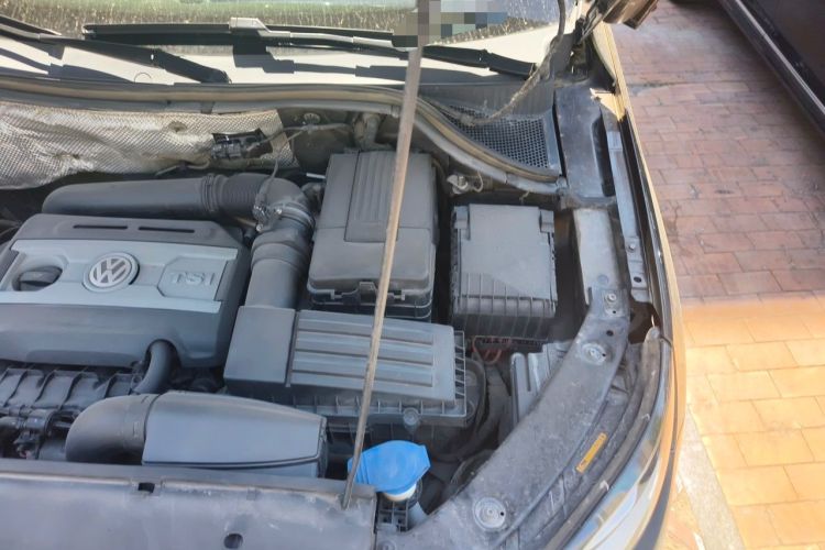 Used Volkswagen Tiguan 2016 300TSI Automatic Two-Wheel Drive Luxury Edition Engine Bay Left