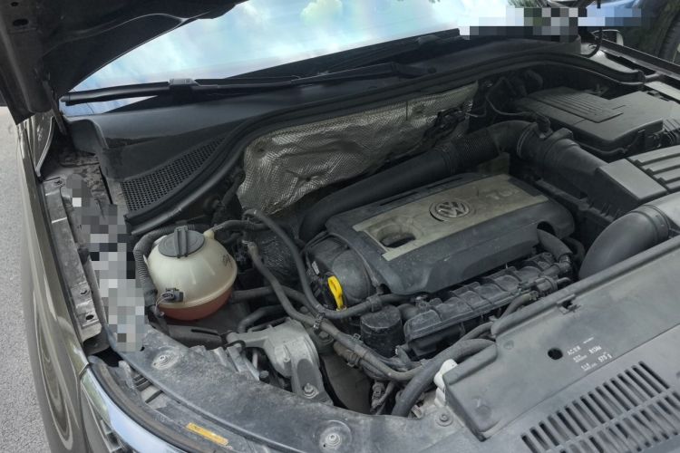 Used Volkswagen Tiguan 2016 300TSI Manual Two-Wheel Drive Trend Edition Engine Bay Right