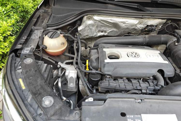 Used Volkswagen Tiguan 2016 300TSI Automatic Two-Wheel Drive Comfort Edition Engine Bay Right