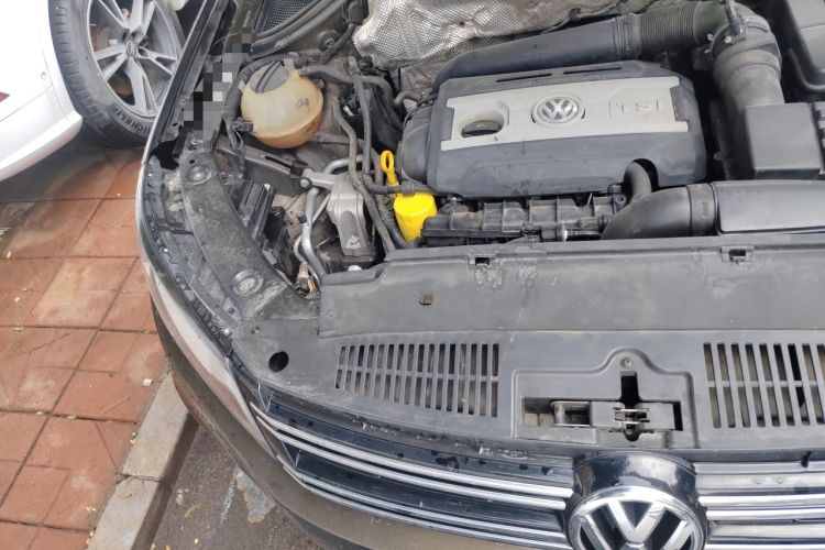 Used Volkswagen Tiguan 2016 300TSI Automatic All-Wheel Drive Luxury Edition Engine Bay Right