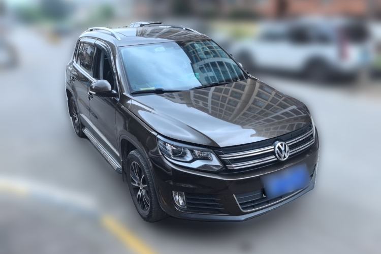 Used Volkswagen Tiguan 2016 300TSI Automatic Two-Wheel Drive Luxury Edition Front Right 45 Deg