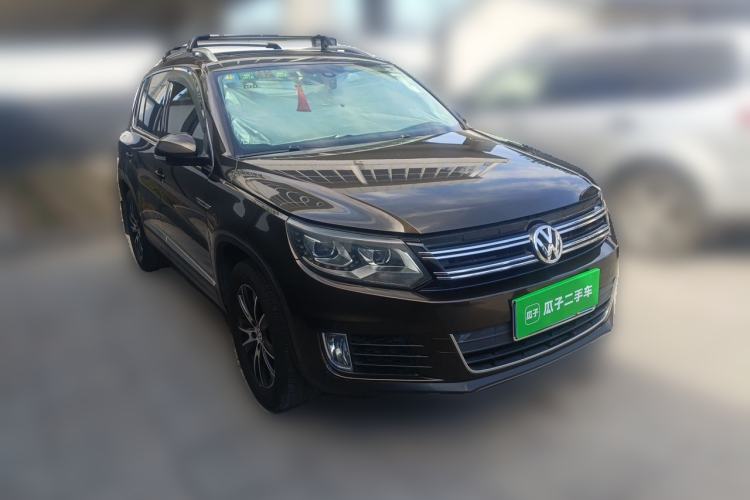 Used Volkswagen Tiguan 2016 300TSI Automatic All-Wheel Drive Luxury Edition Front Right 45 Deg