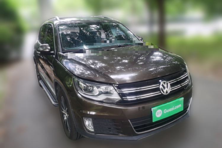 Used Volkswagen Tiguan 2016 300TSI Automatic All-Wheel Drive Luxury Edition Front Right 45 Deg