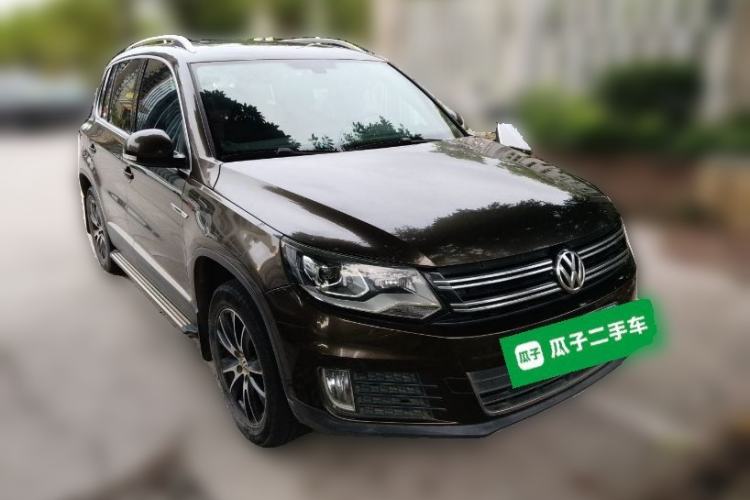 Used Volkswagen Tiguan 2016 330TSI Automatic All-Wheel Drive Luxury Edition Front Right 45 Deg