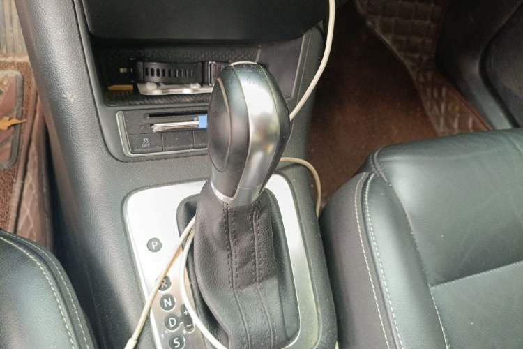Used Volkswagen Tiguan 2016 300TSI Automatic Two-Wheel Drive Comfort Edition Gear Lever