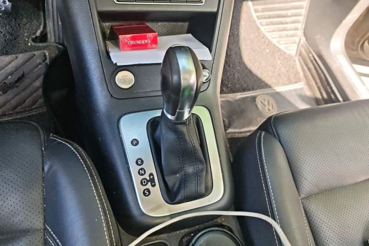 Used Volkswagen Tiguan 2016 300TSI Automatic Two-Wheel Drive Luxury Edition Gear Lever