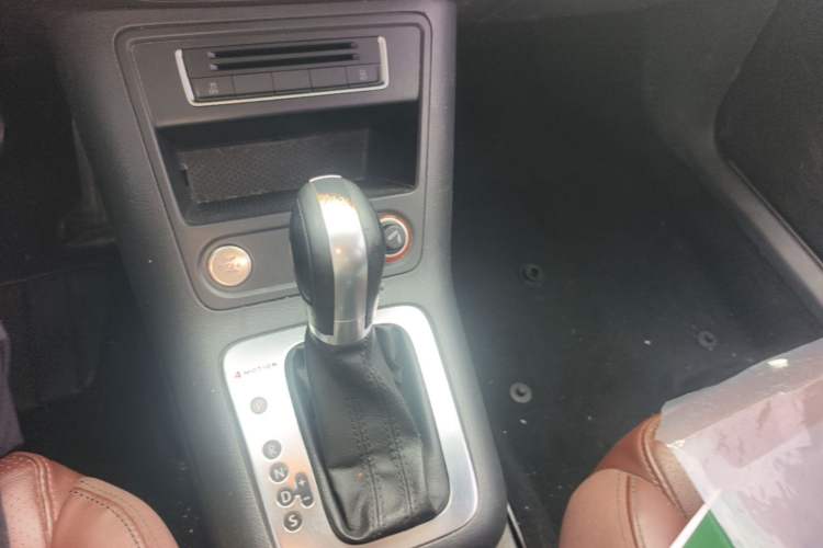 Used Volkswagen Tiguan 2016 330TSI Automatic All-Wheel Drive Luxury Edition Gear Lever
