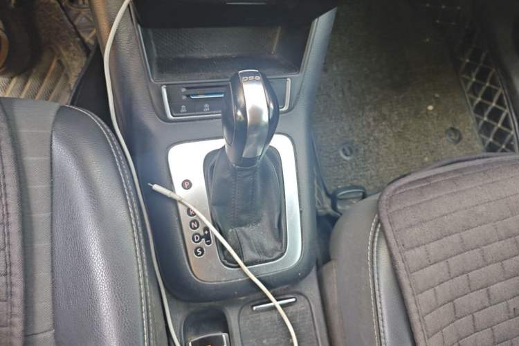 Used Volkswagen Tiguan 2016 280TSI Automatic Two-Wheel-Drive Silk Road Style Edition Gear Lever