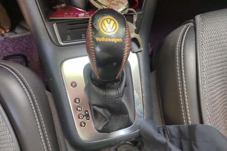 Used Volkswagen Tiguan 2016 280TSI Automatic Two-Wheel-Drive Silk Road Style Edition Gear Lever