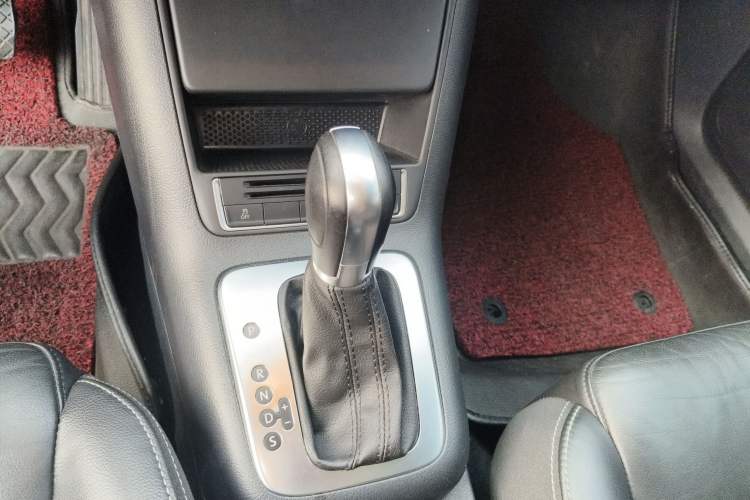 Used Volkswagen Tiguan 2016 300TSI Automatic Two-Wheel Drive Comfort Edition Gear Lever