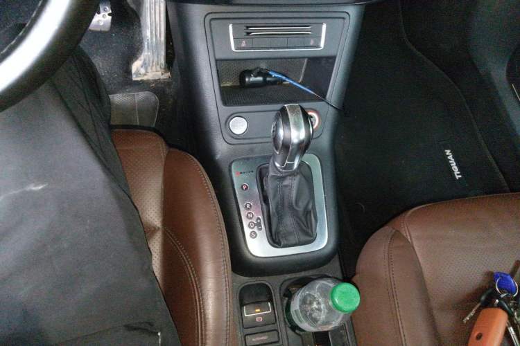 Used Volkswagen Tiguan 2016 330TSI Automatic All-Wheel Drive Luxury Edition Gear Lever