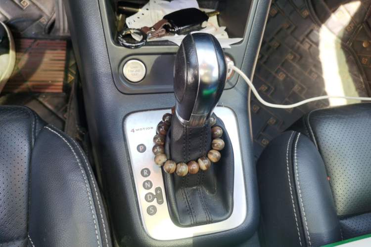 Used Volkswagen Tiguan 2016 300TSI Automatic All-Wheel Drive Luxury Edition Gear Lever