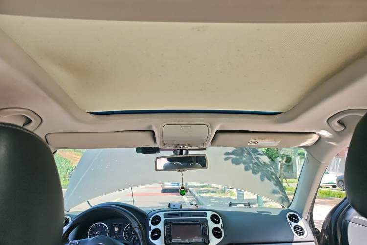 Used Volkswagen Tiguan 2016 300TSI Automatic Two-Wheel Drive Luxury Edition Headliner