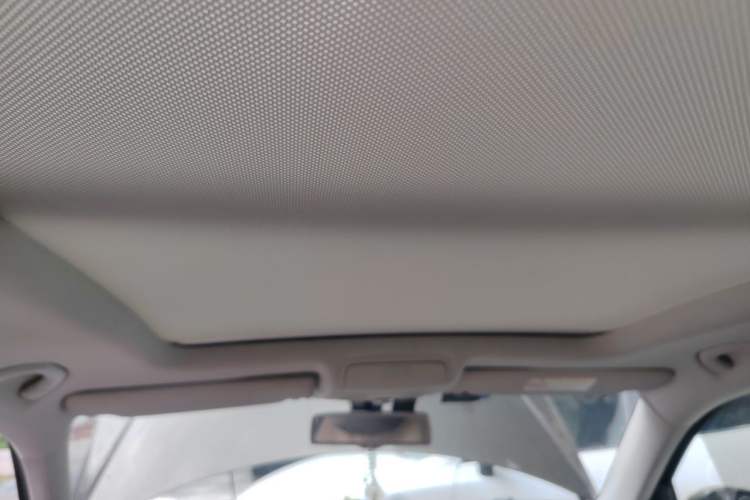Used Volkswagen Tiguan 2016 300TSI Automatic All-Wheel Drive Luxury Edition Headliner