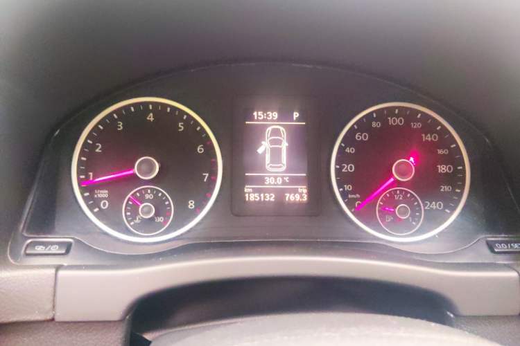 Used Volkswagen Tiguan 2016 300TSI Automatic Two-Wheel Drive Trend Edition Instrument Cluster