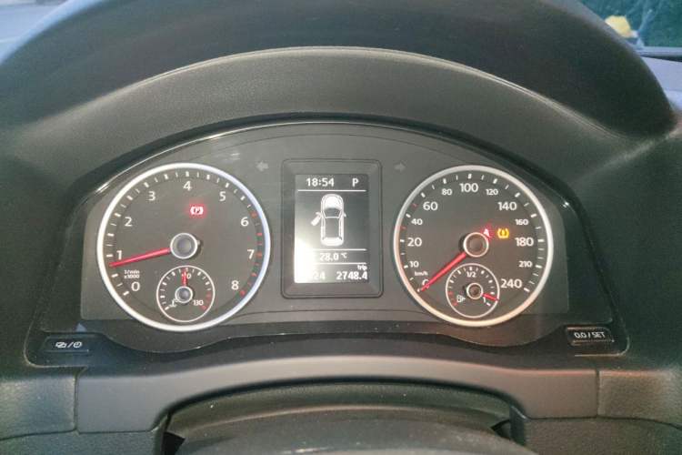 Used Volkswagen Tiguan 2016 280TSI Automatic Two-Wheel-Drive Silk Road Style Edition Instrument Cluster