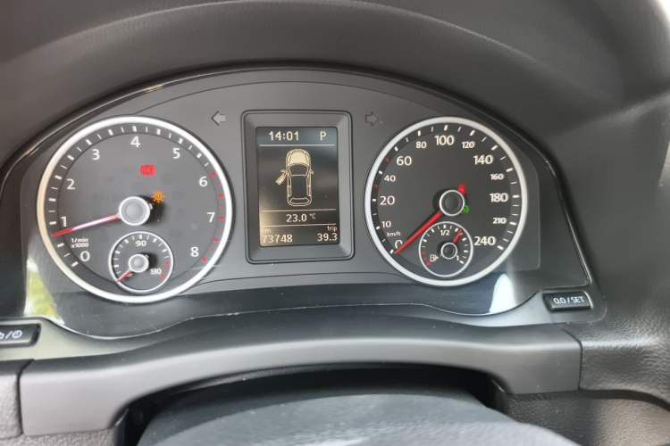 Used Volkswagen Tiguan 2016 280TSI Automatic Two-Wheel Drive Silk Road Comfort Edition Instrument Cluster