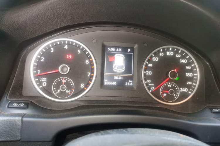 Used Volkswagen Tiguan 2016 300TSI Automatic All-Wheel Drive Luxury Edition Instrument Cluster