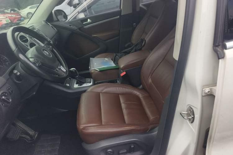 Used Volkswagen Tiguan 2016 330TSI Automatic All-Wheel Drive Luxury Edition Left Front Seat
