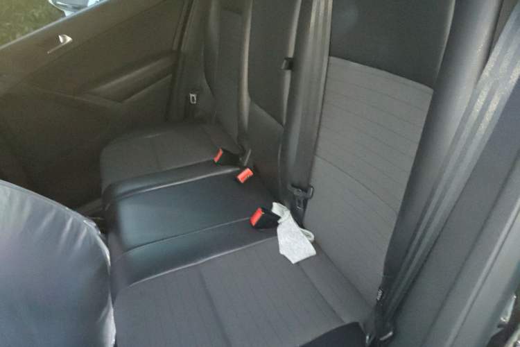 Used Volkswagen Tiguan 2016 280TSI Automatic Two-Wheel-Drive Silk Road Style Edition Left Rear Seat