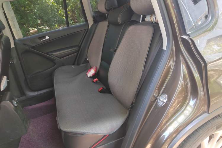 Used Volkswagen Tiguan 2016 280TSI Automatic Two-Wheel-Drive Silk Road Style Edition Left Rear Seat