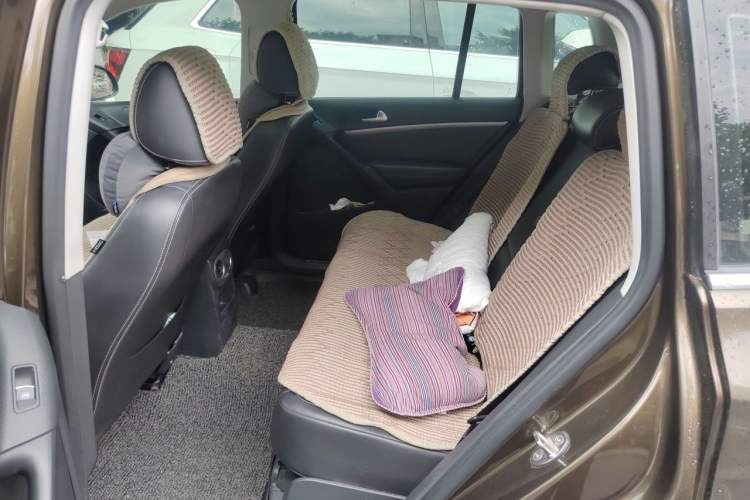Used Volkswagen Tiguan 2016 300TSI Automatic All-Wheel Drive Luxury Edition Left Rear Seat