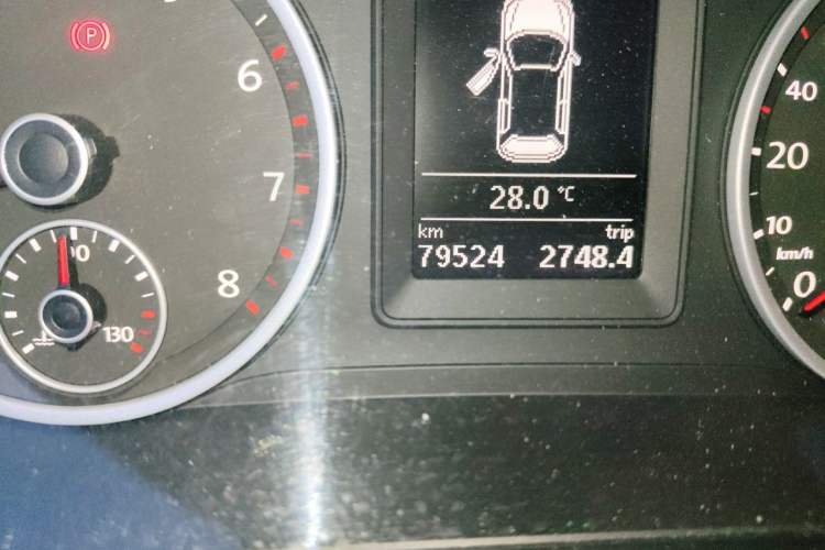 Used Volkswagen Tiguan 2016 280TSI Automatic Two-Wheel-Drive Silk Road Style Edition Odometer Close Up