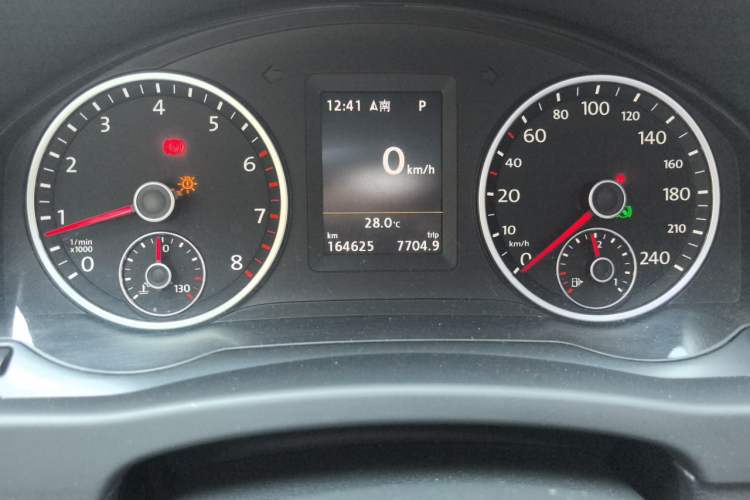 Used Volkswagen Tiguan 2016 300TSI Automatic Two-Wheel Drive Luxury Edition Odometer Close Up