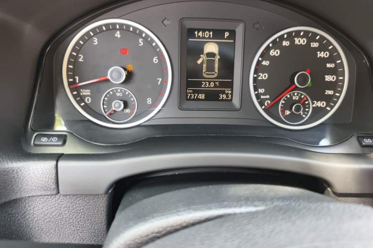 Used Volkswagen Tiguan 2016 280TSI Automatic Two-Wheel Drive Silk Road Comfort Edition Odometer Close Up