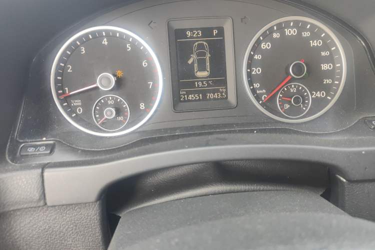 Used Volkswagen Tiguan 2016 280TSI Automatic Two-Wheel-Drive Silk Road Style Edition Odometer Close Up
