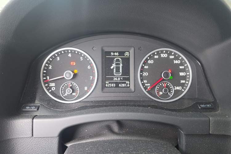 Used Volkswagen Tiguan 2016 280TSI Automatic Two-Wheel-Drive Silk Road Style Edition Odometer Close Up