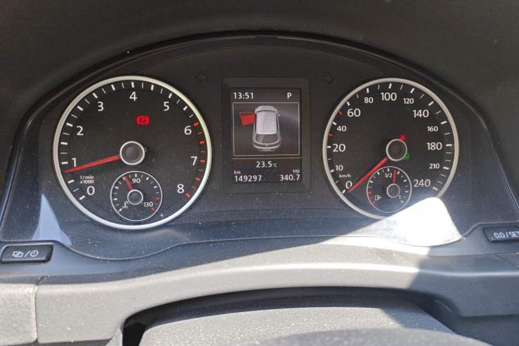 Used Volkswagen Tiguan 2016 300TSI Automatic All-Wheel Drive Luxury Edition Odometer Close Up