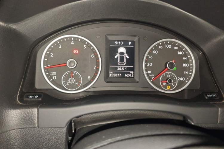 Used Volkswagen Tiguan 2016 280TSI Automatic Two-Wheel Drive Silk Road Comfort Edition Odometer Close Up