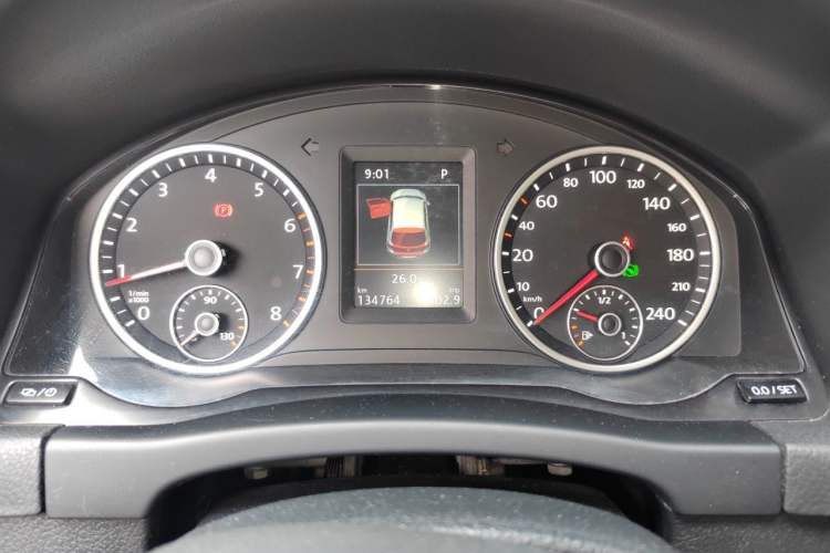 Used Volkswagen Tiguan 2016 300TSI Automatic All-Wheel Drive Luxury Edition Odometer Close Up