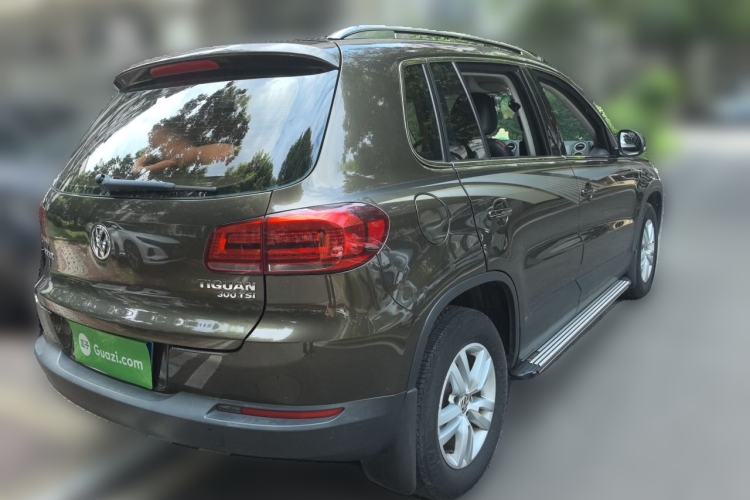 Used Volkswagen Tiguan 2016 300TSI Manual Two-Wheel Drive Trend Edition Rear Right 45 Deg
