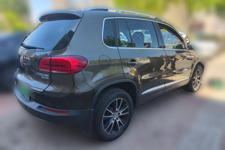 Used Volkswagen Tiguan 2016 300TSI Automatic Two-Wheel Drive Luxury Edition Rear Right 45 Deg