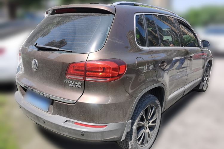 Used Volkswagen Tiguan 2016 300TSI Automatic All-Wheel Drive Luxury Edition Rear Right 45 Deg
