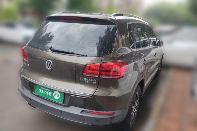 Used Volkswagen Tiguan 2016 300TSI Automatic All-Wheel Drive Luxury Edition Rear Right 45 Deg