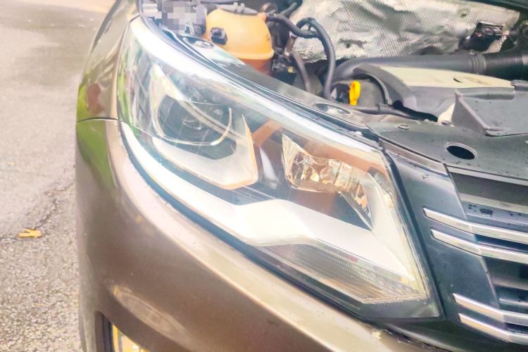 Used Volkswagen Tiguan 2016 300TSI Automatic Two-Wheel Drive Trend Edition Right Front Headlight