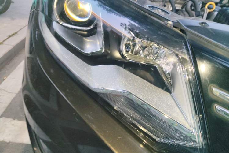 Used Volkswagen Tiguan 2016 280TSI Automatic Two-Wheel-Drive Silk Road Style Edition Right Front Headlight