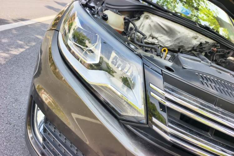 Used Volkswagen Tiguan 2016 280TSI Automatic Two-Wheel Drive Silk Road Comfort Edition Right Front Headlight