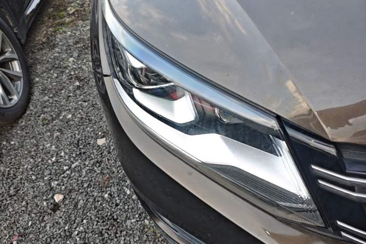 Used Volkswagen Tiguan 2016 300TSI Automatic Two-Wheel Drive Trend Edition Right Front Headlight