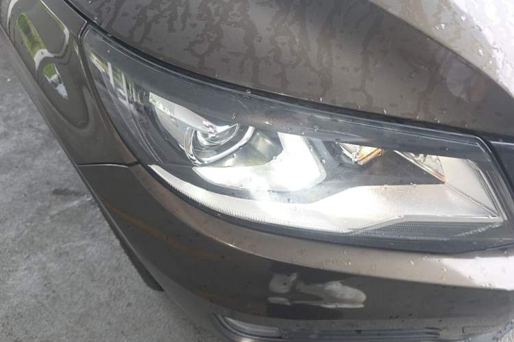 Used Volkswagen Tiguan 2016 280TSI Automatic Two-Wheel-Drive Silk Road Style Edition Right Front Headlight