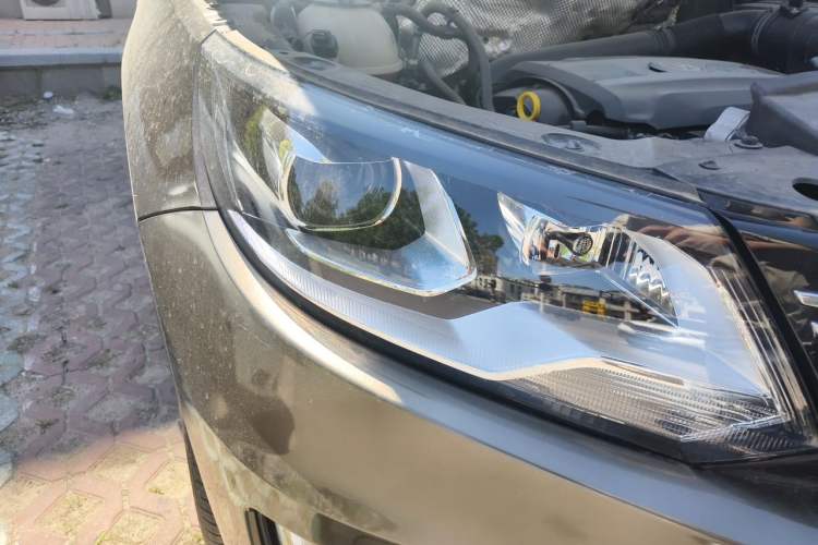 Used Volkswagen Tiguan 2016 300TSI Automatic Two-Wheel Drive Luxury Edition Right Front Headlight