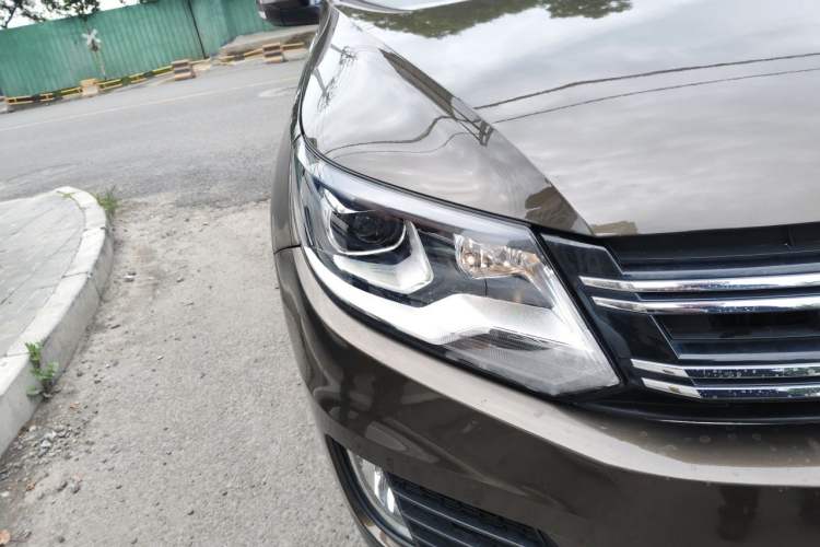 Used Volkswagen Tiguan 2016 280TSI Automatic Two-Wheel-Drive Silk Road Style Edition Right Front Headlight