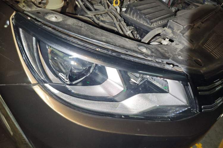 Used Volkswagen Tiguan 2016 280TSI Automatic Two-Wheel Drive Silk Road Comfort Edition Right Front Headlight