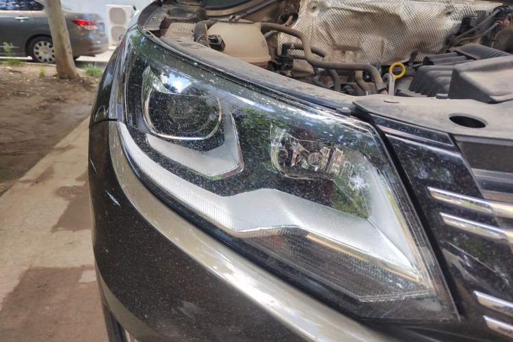 Used Volkswagen Tiguan 2016 280TSI Automatic Two-Wheel-Drive Silk Road Style Edition Right Front Headlight