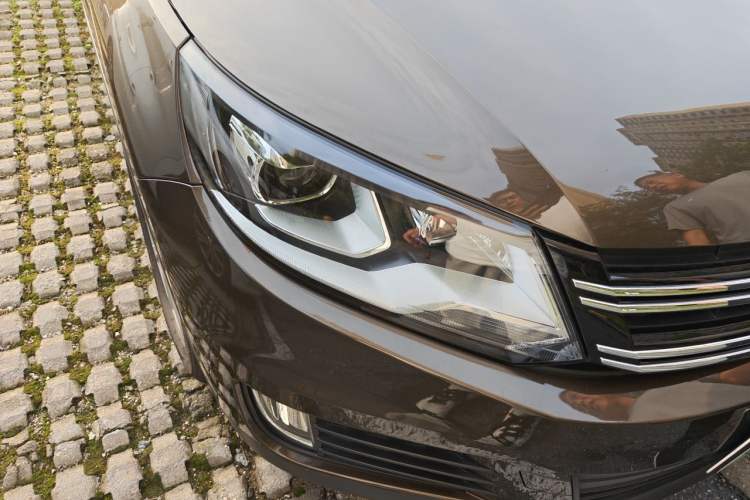 Used Volkswagen Tiguan 2016 280TSI Automatic Two-Wheel-Drive Silk Road Style Edition Right Front Headlight
